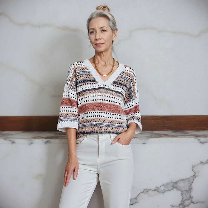 Blusa Stella™  em Tricô Vazado com Listras Elegantes