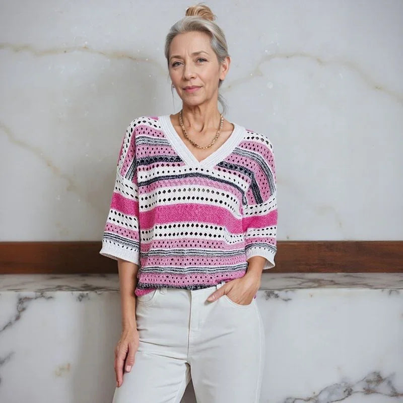 Blusa Stella™  em Tricô Vazado com Listras Elegantes