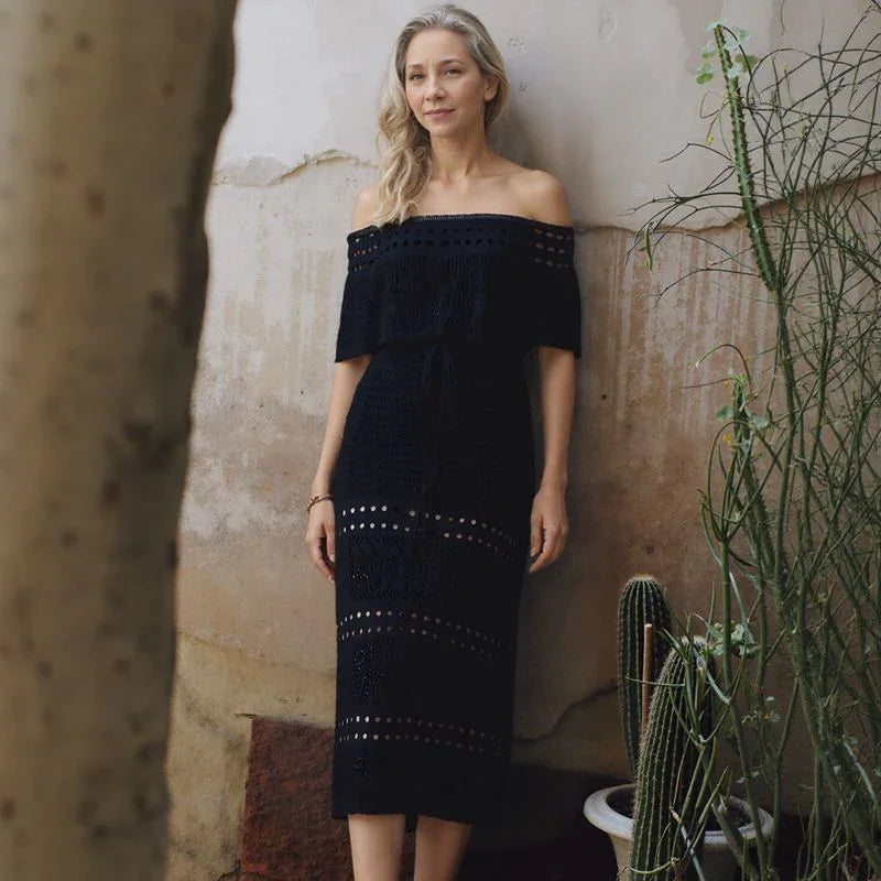 Conjunto Luar de Capri™ em Crochê com Top Ombro a Ombro e Vestido