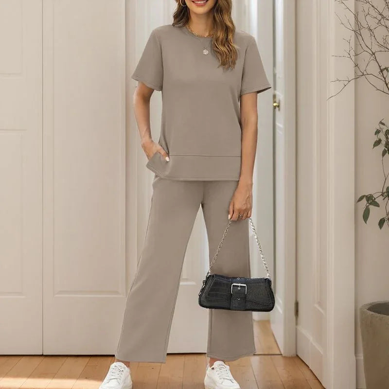 Conjunto Lounge Capri™ em Malha Premium com Calça Pantalona e Blusa Soltinha