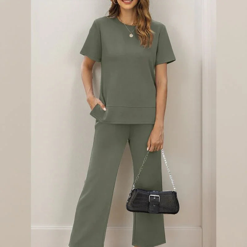 Conjunto Lounge Capri™ em Malha Premium com Calça Pantalona e Blusa Soltinha