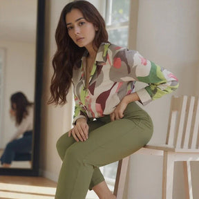 Conjunto Sálvia Élégance™ com Camisa Acetinada e Calça de Alfaiataria