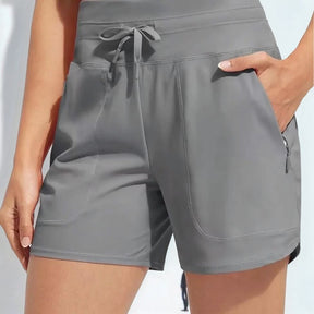 (Super Promo: Compre 2 Leve 3) Shorts Alícia Comfort™ em Malha Leve com Forro