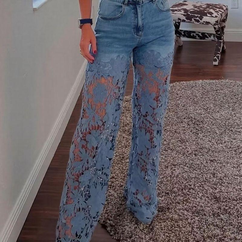 Calça Jeans Bethania™ em Denim Moderno com Renda Artesanal Floral
