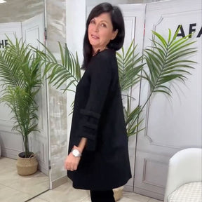 Vestido Maison Noir™ com Mangas Esculpidas e Corte de Alfaiataria
